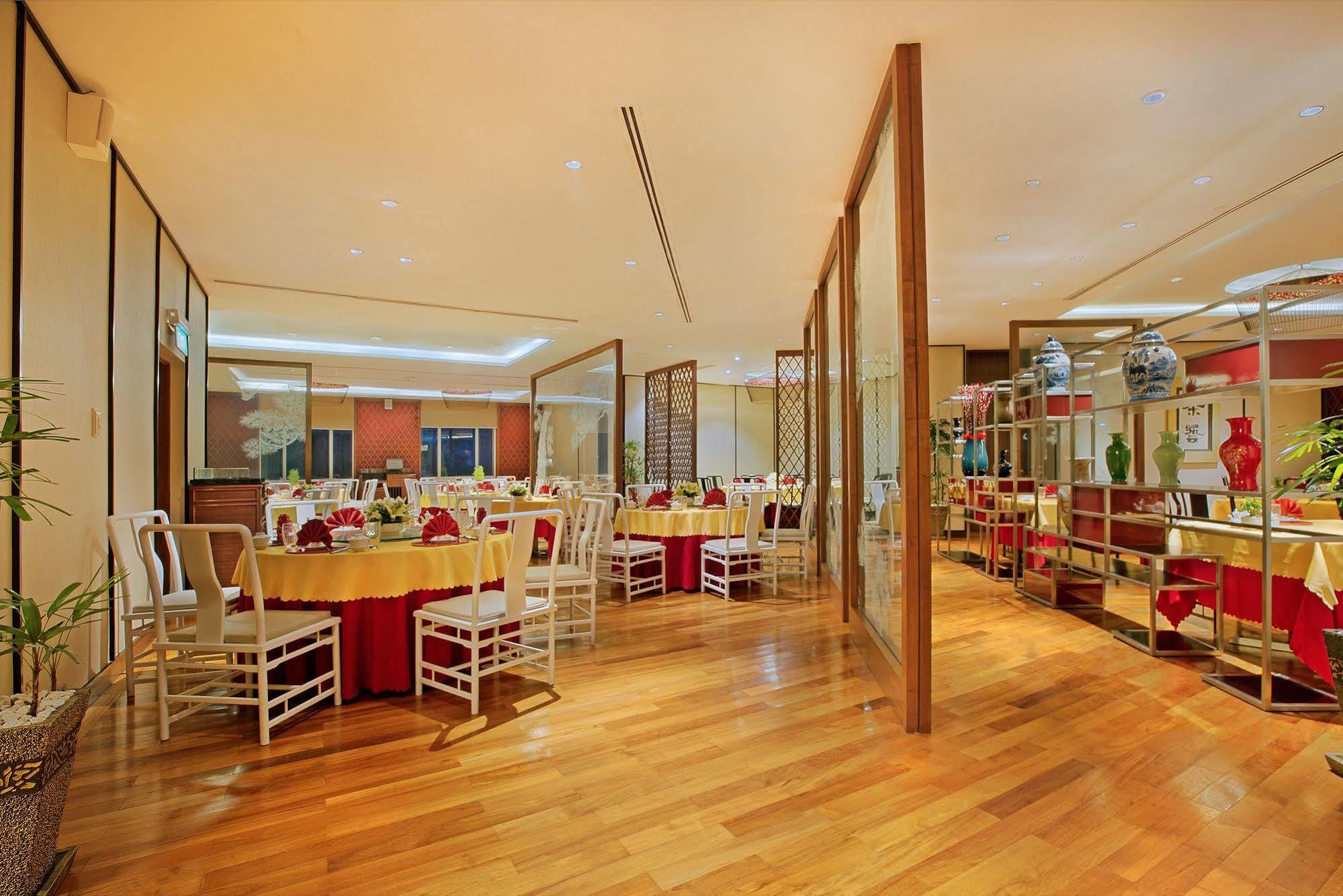 Parkroyal Yangon Exterior photo